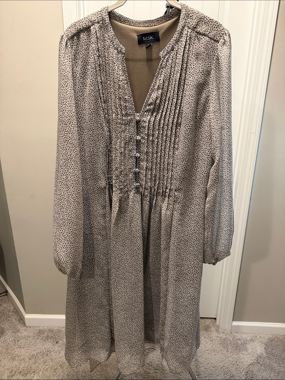 MSK Cream and Black Speckled Long Sleeve Midi Dress